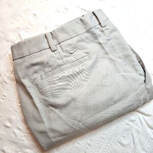 Nike Golf Dri-Fit shorts Size 42